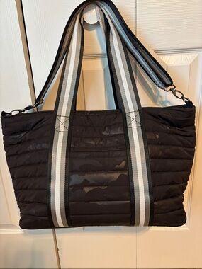 THINK ROYLN | WINGMAN BAG BLACK CAMO Black Quilted Tote